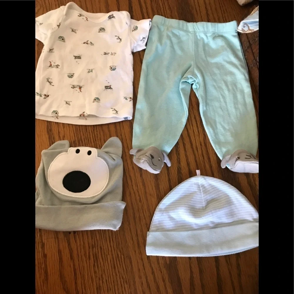 Carter’s Newborn 4 piece Set